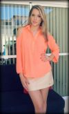 BLUSA NEON COM DETALHE NO OMBRO